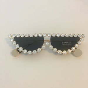New Rhinestone Metal Frame Dark Cat Eye Sun Glasses
